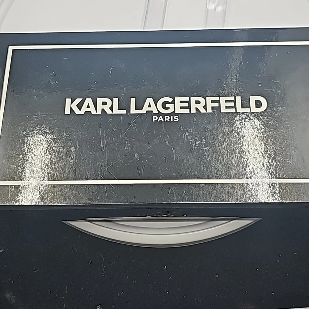 Karl Lagerfield Gift set with Key and Card